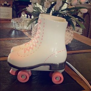 Roller skate scentsy warmer. In great condition.